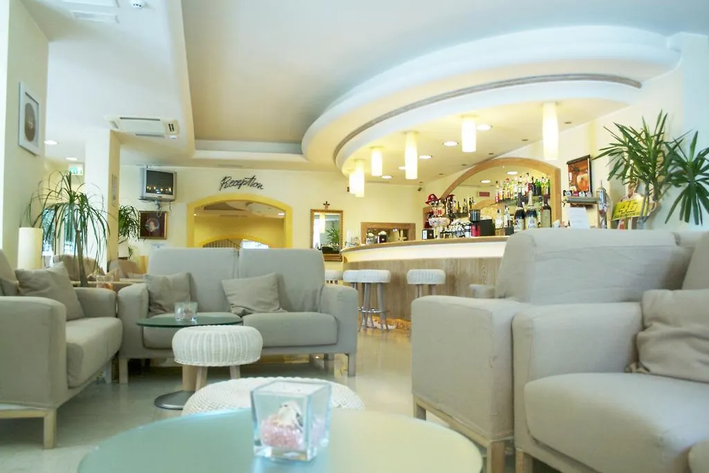 Hotel Vanni Misano Adriatico 3*,